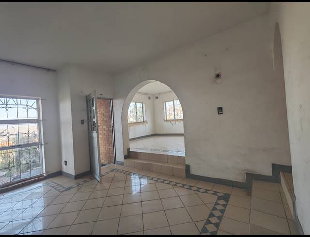 5 BEDROOM FREESTANDING FOR SALE IN TONGAAT BEACH